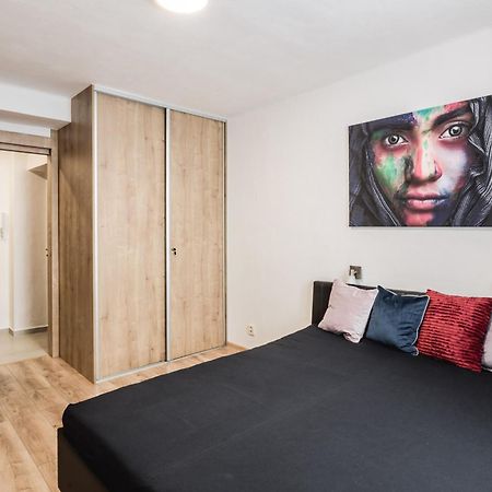 Flexihome Sk - Komenskeho - Private Parking Spot - Ultra Modern And Stylish Кошице Номер фото