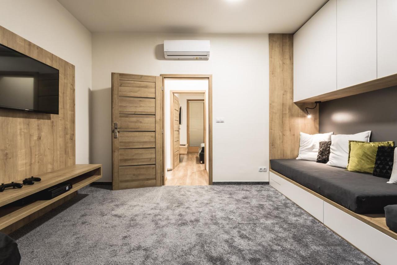 Flexihome Sk - Komenskeho - Private Parking Spot - Ultra Modern And Stylish Кошице Экстерьер фото