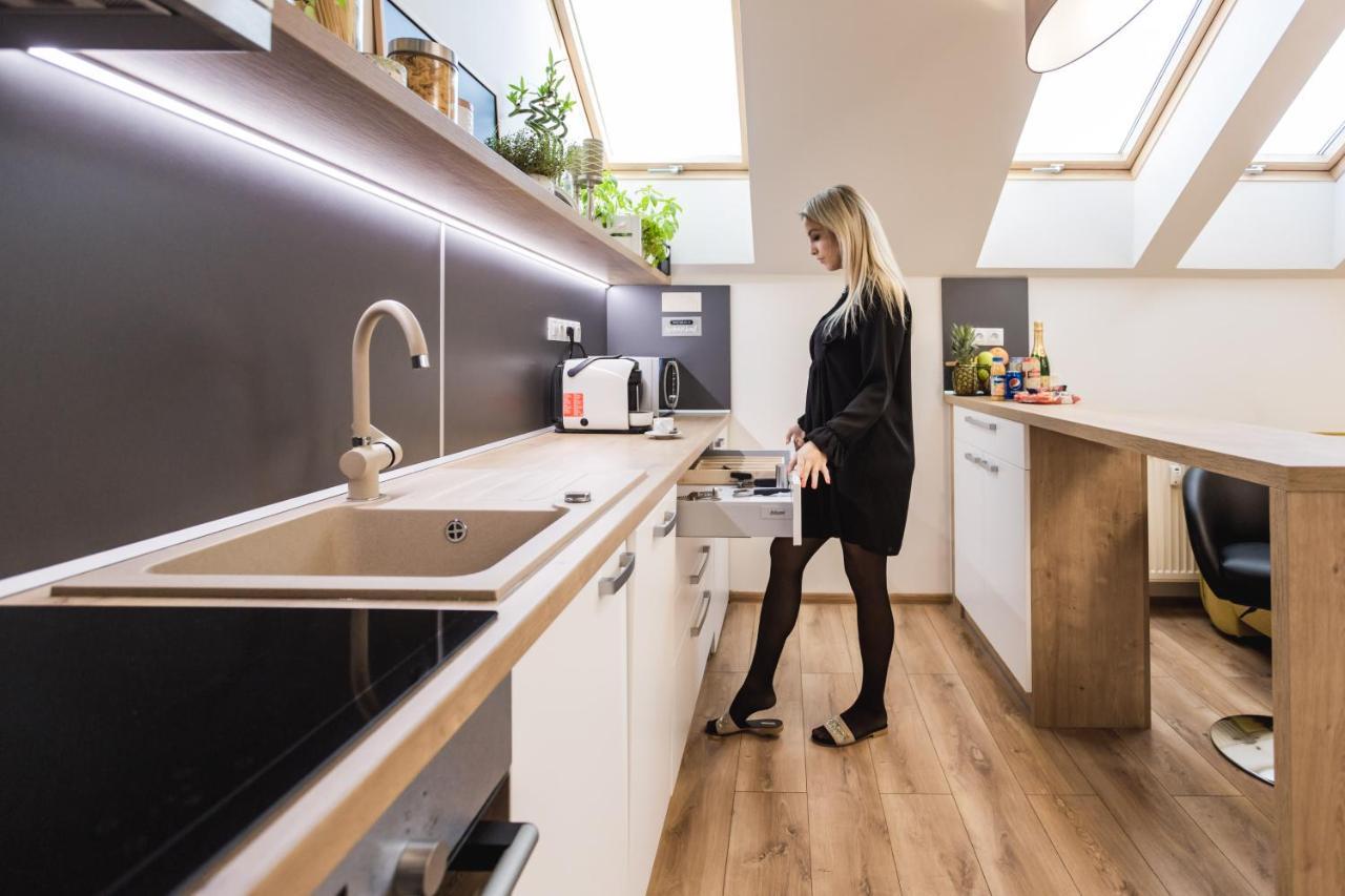 Flexihome Sk - Komenskeho - Private Parking Spot - Ultra Modern And Stylish Кошице Экстерьер фото