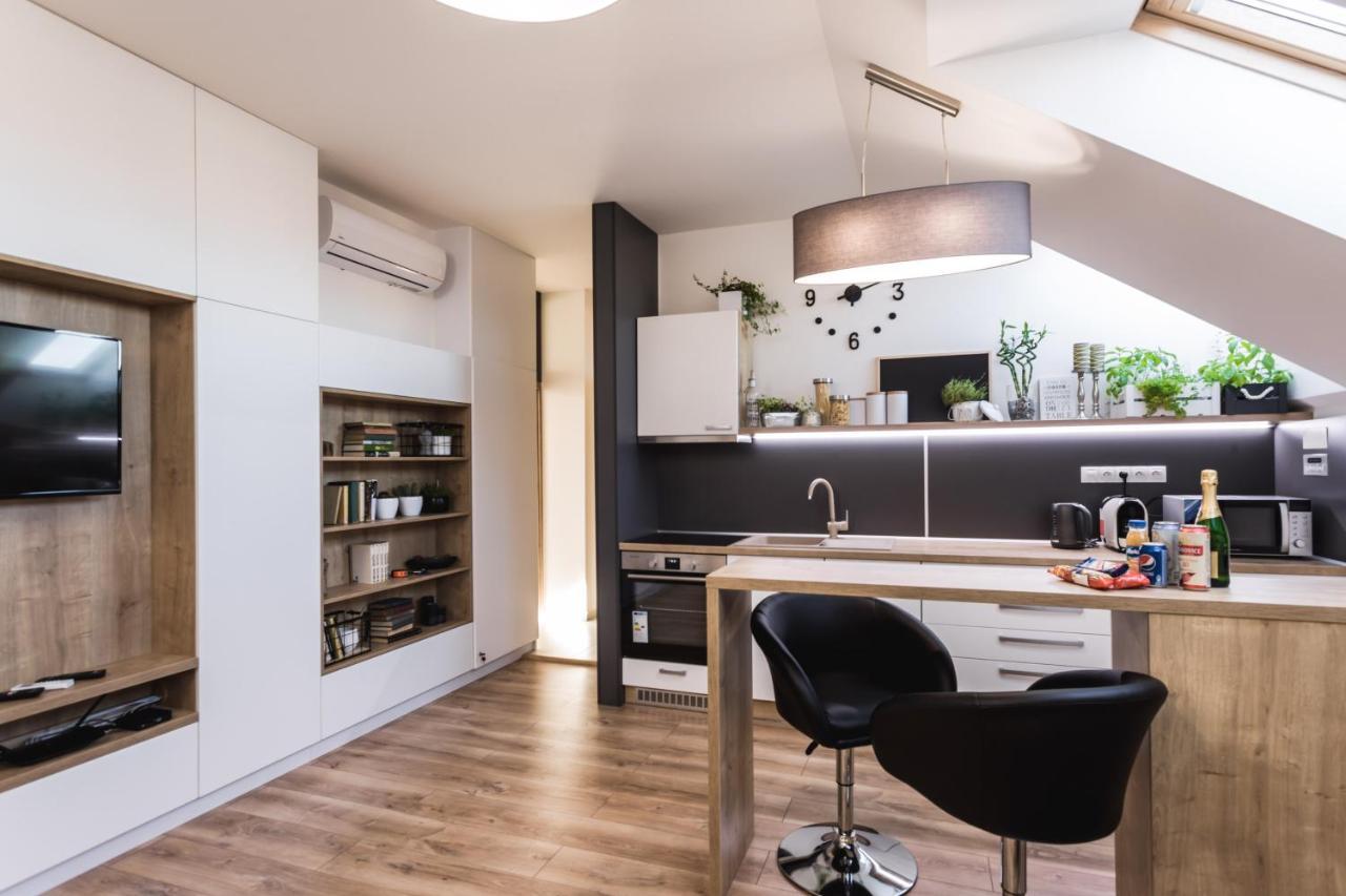 Flexihome Sk - Komenskeho - Private Parking Spot - Ultra Modern And Stylish Кошице Экстерьер фото