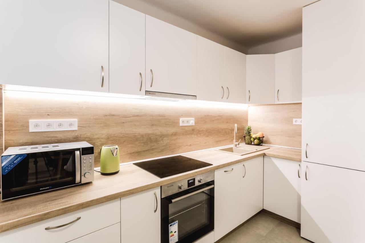 Flexihome Sk - Komenskeho - Private Parking Spot - Ultra Modern And Stylish Кошице Экстерьер фото