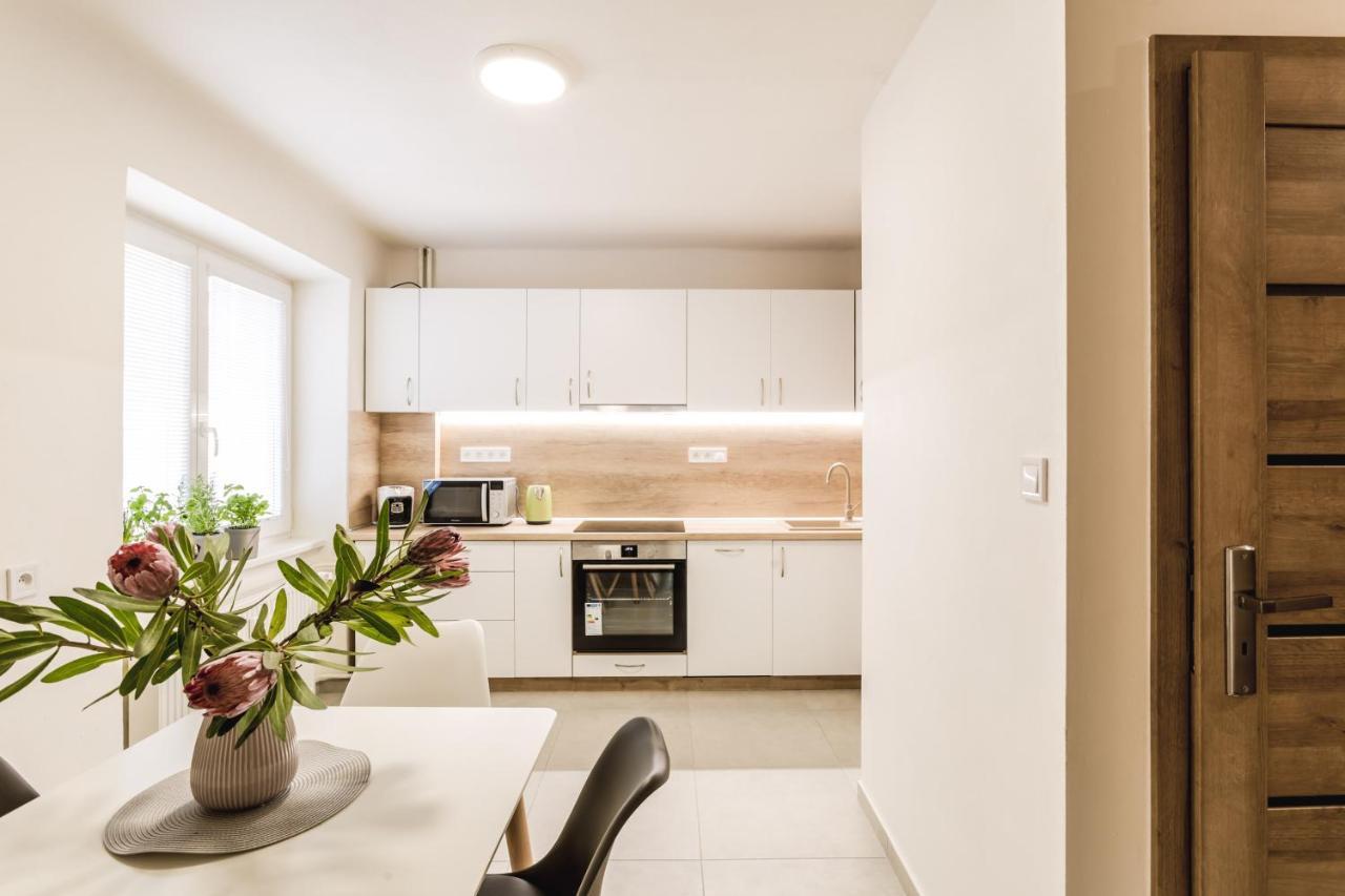 Flexihome Sk - Komenskeho - Private Parking Spot - Ultra Modern And Stylish Кошице Экстерьер фото