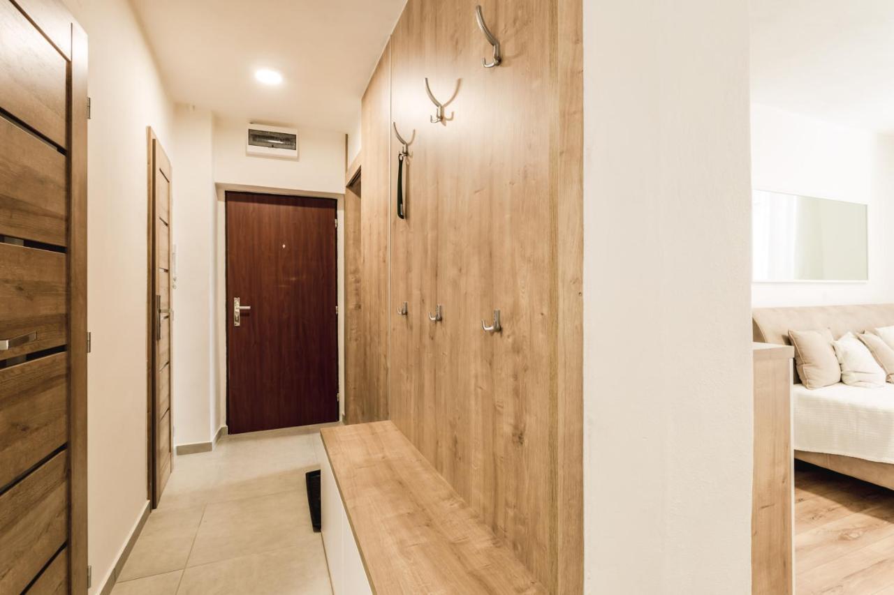 Flexihome Sk - Komenskeho - Private Parking Spot - Ultra Modern And Stylish Кошице Экстерьер фото