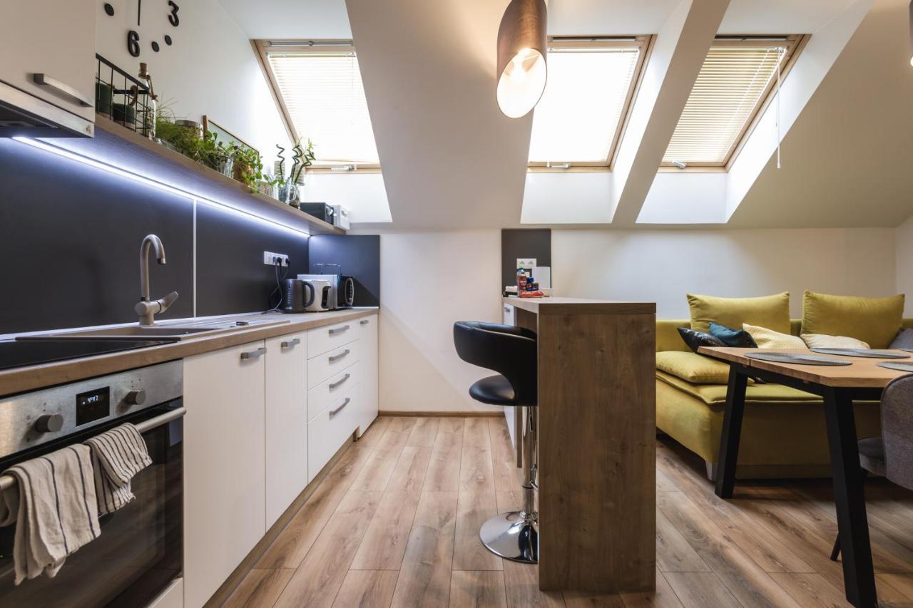 Flexihome Sk - Komenskeho - Private Parking Spot - Ultra Modern And Stylish Кошице Экстерьер фото